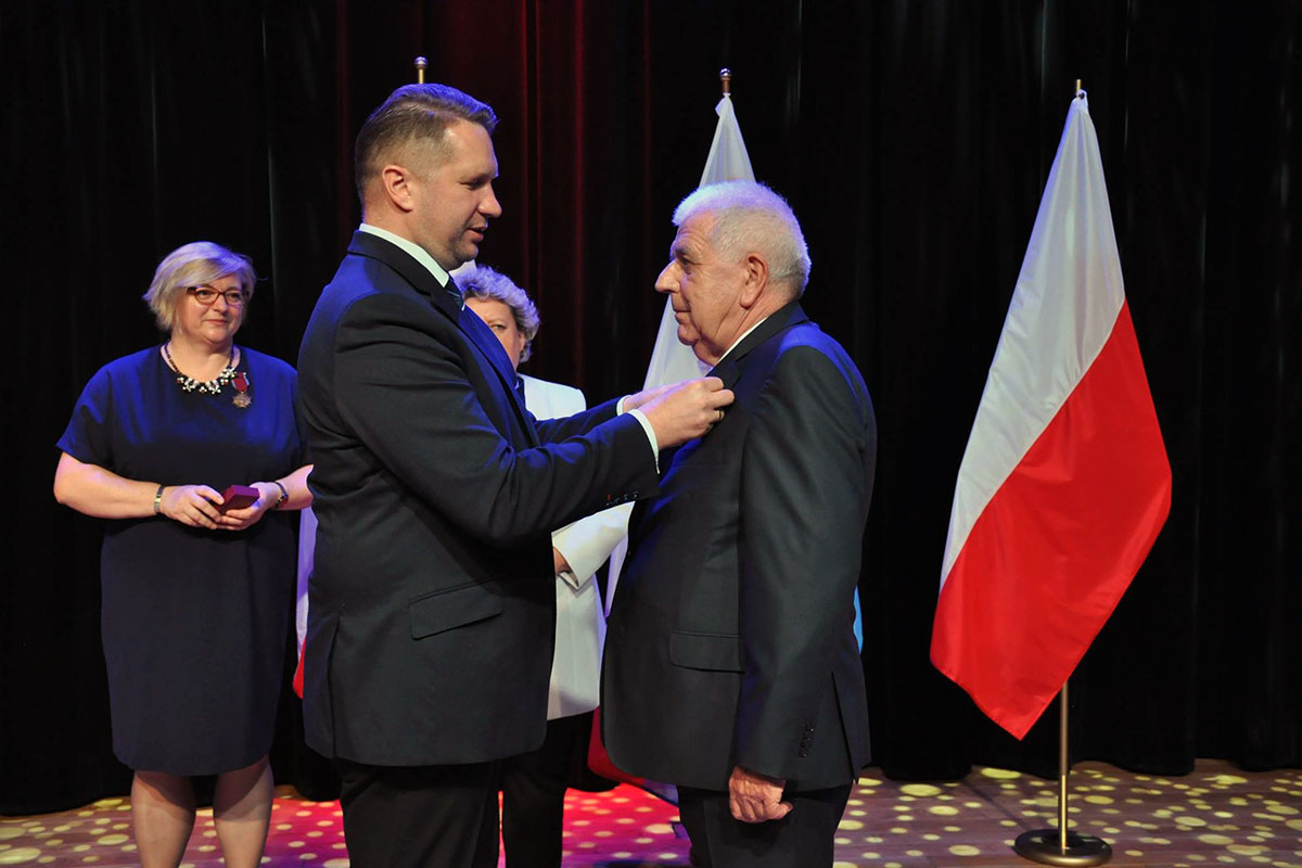 Dyrektor Stanisław Stefańczyk odznaczony Brązowym Krzyżem Zasługi