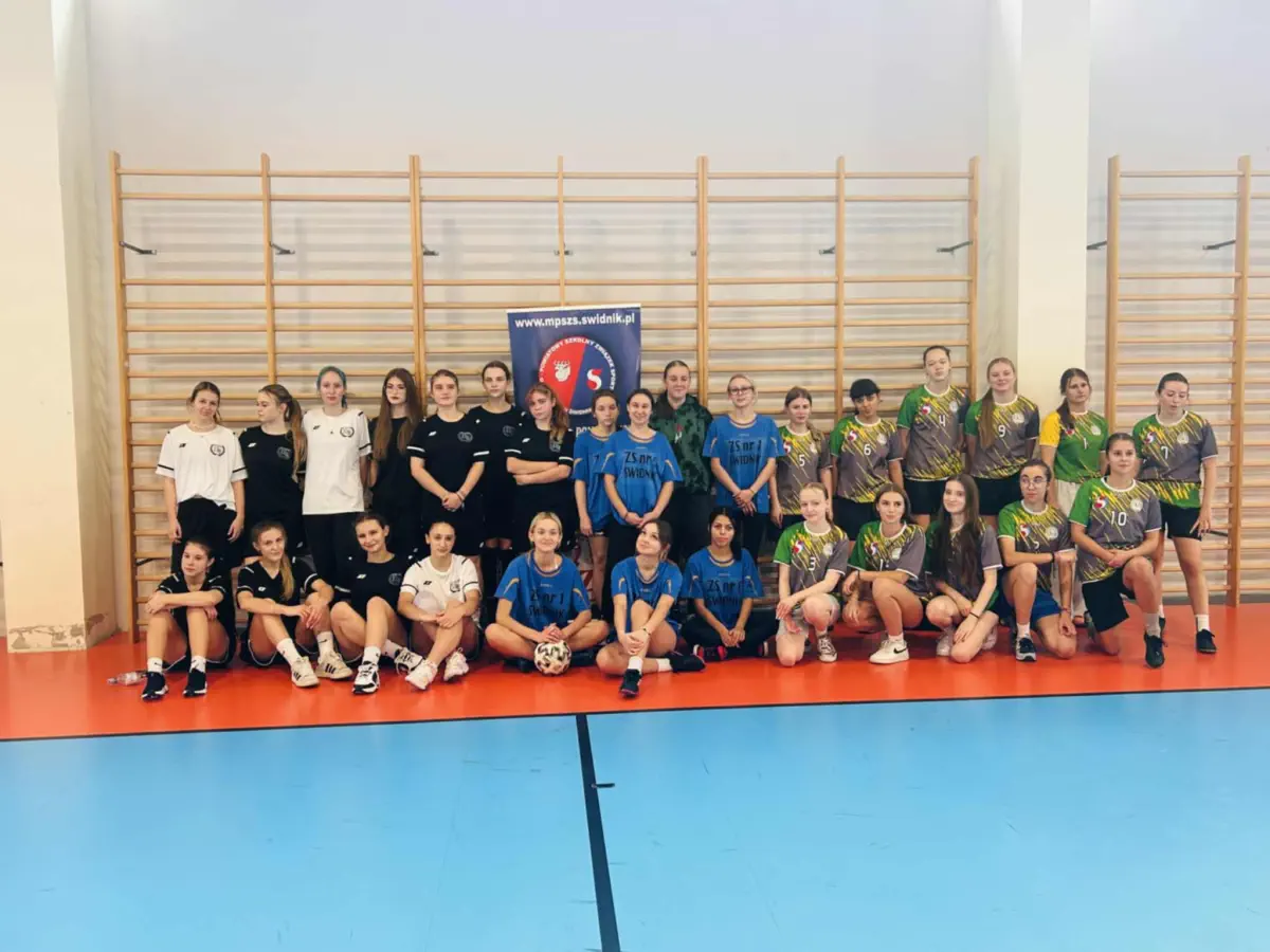 Piłka nożna dziewcząt